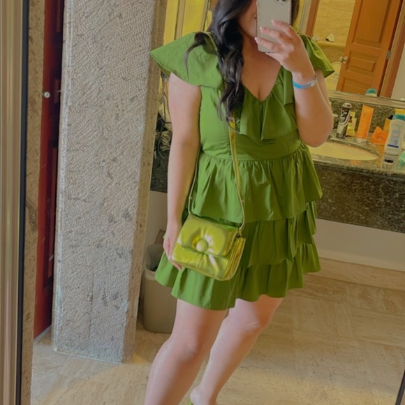 Ruffle green dress 👗 - Picture 2 of 3